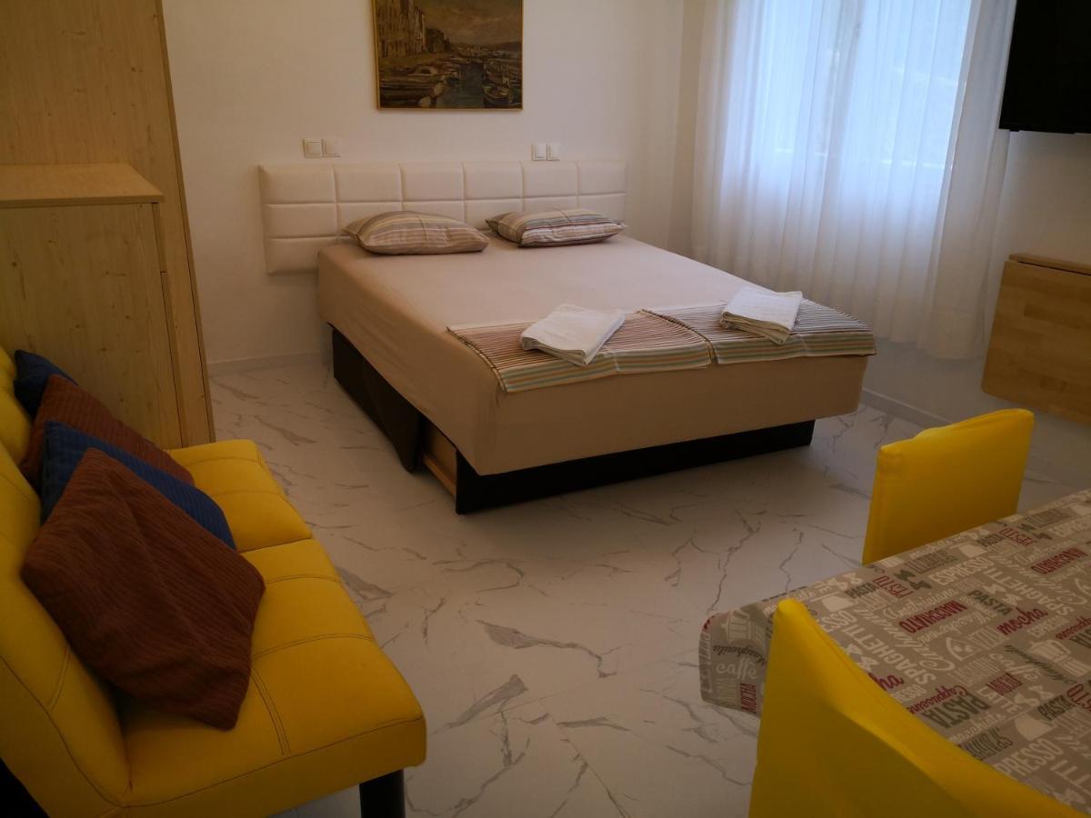 City Center Garden Apartments 시베니크 외부 사진