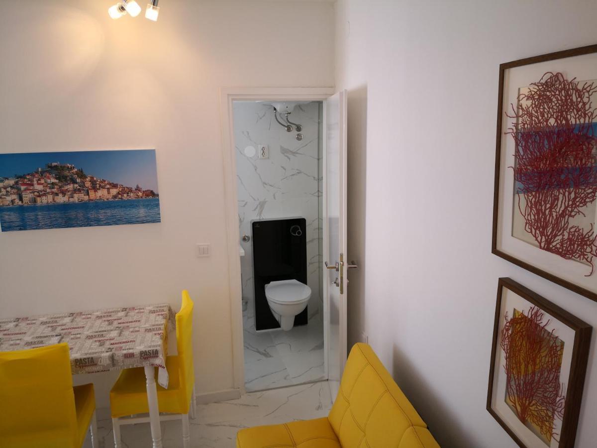 City Center Garden Apartments 시베니크 외부 사진