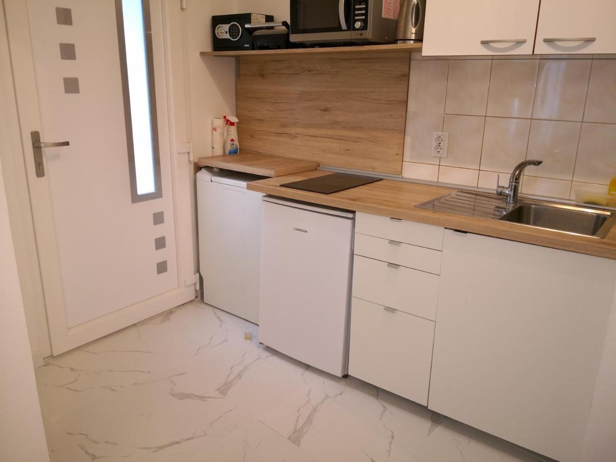 City Center Garden Apartments 시베니크 외부 사진