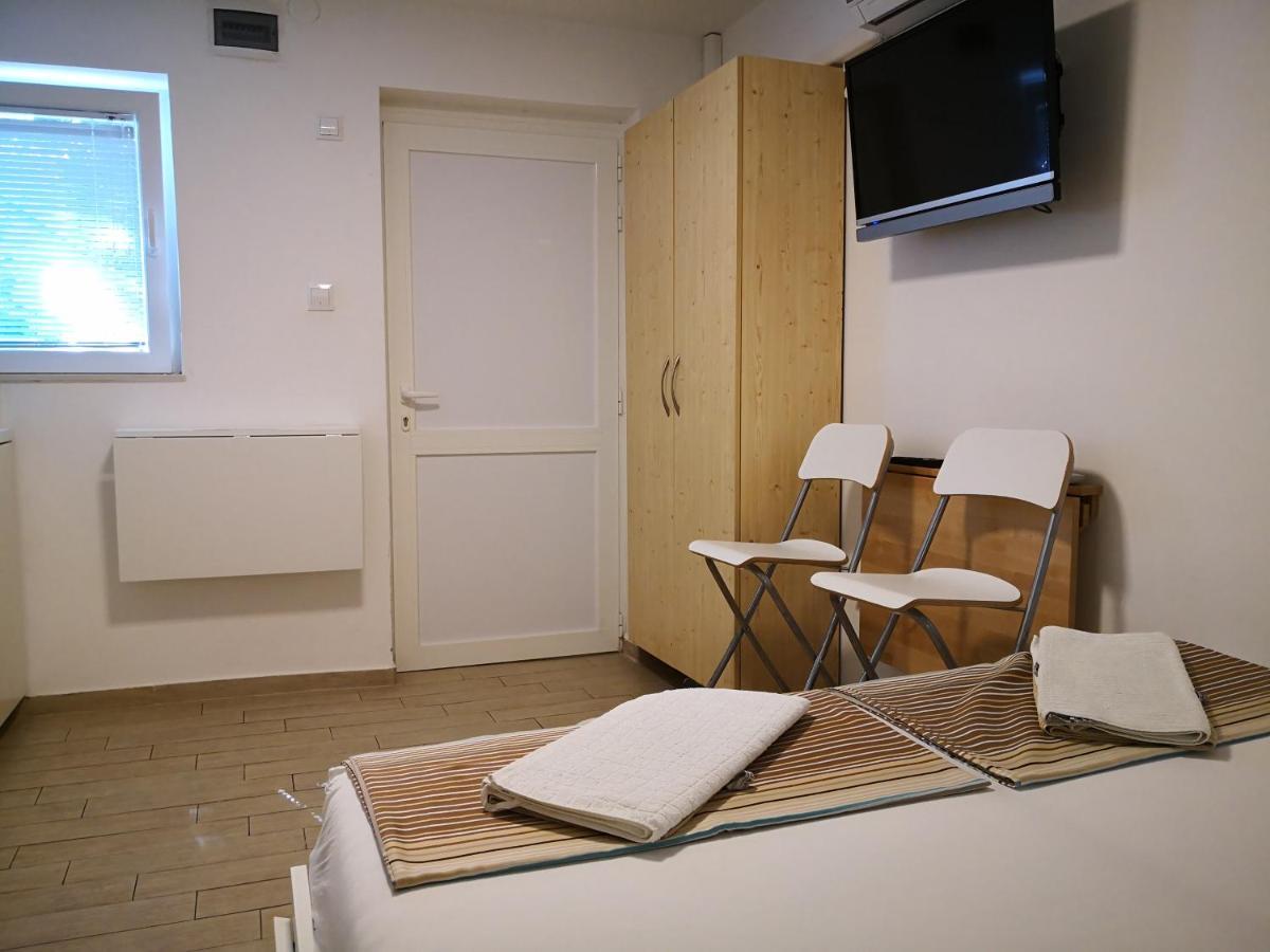 City Center Garden Apartments 시베니크 외부 사진