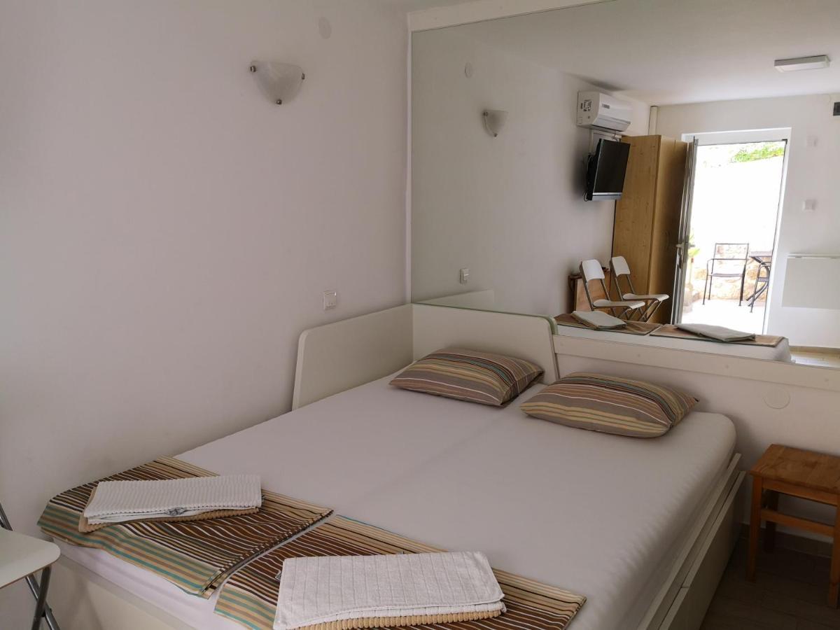 City Center Garden Apartments 시베니크 외부 사진