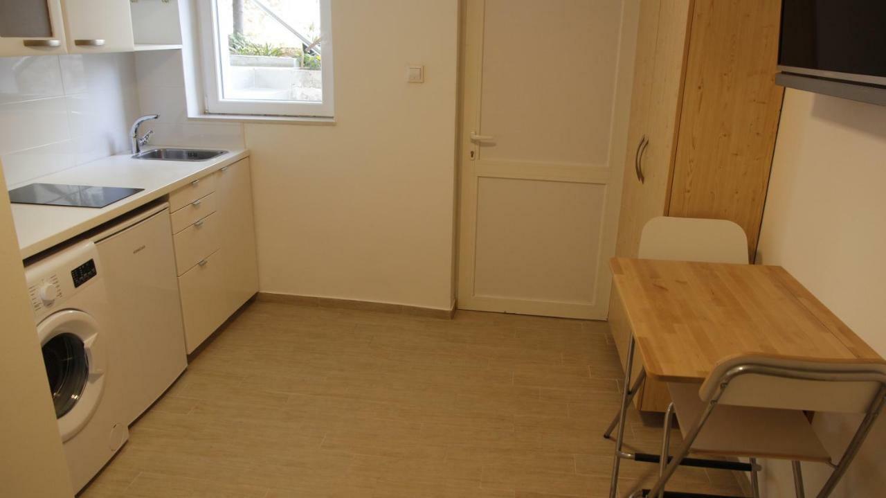 City Center Garden Apartments 시베니크 외부 사진
