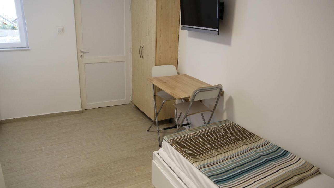 City Center Garden Apartments 시베니크 외부 사진